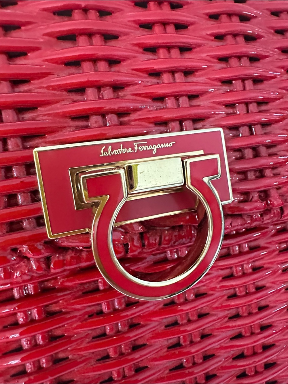 Salvatore Ferragamo Gancini Red Woven Rattan Basket Top-Handle Satchel with CoA - Picture 2 of 16